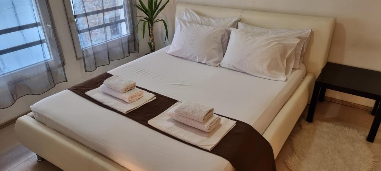 Garden Apartments Belgrade Luaran gambar